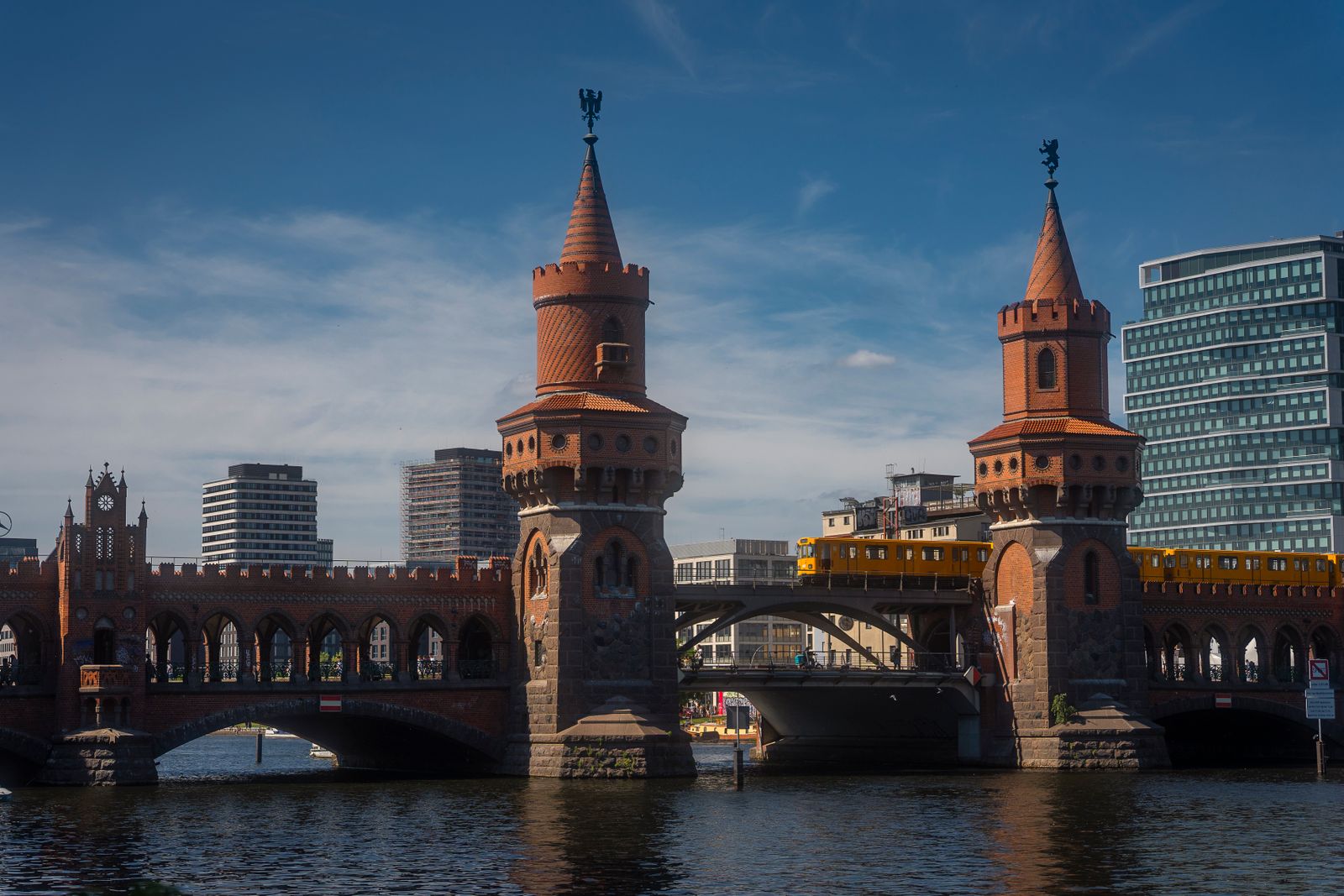 A U-Bahn train crossing the Oberbaum Bridge over the Spree