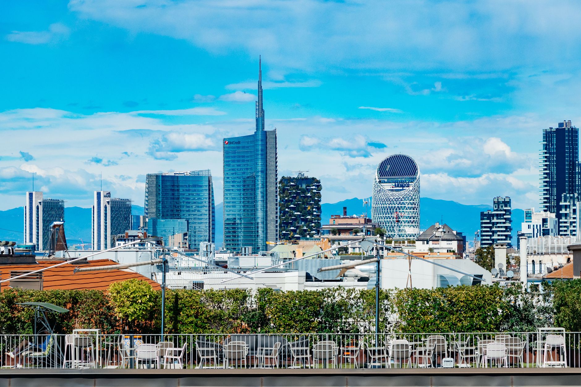 The Porta Nuova skyline with the Unicredit tower